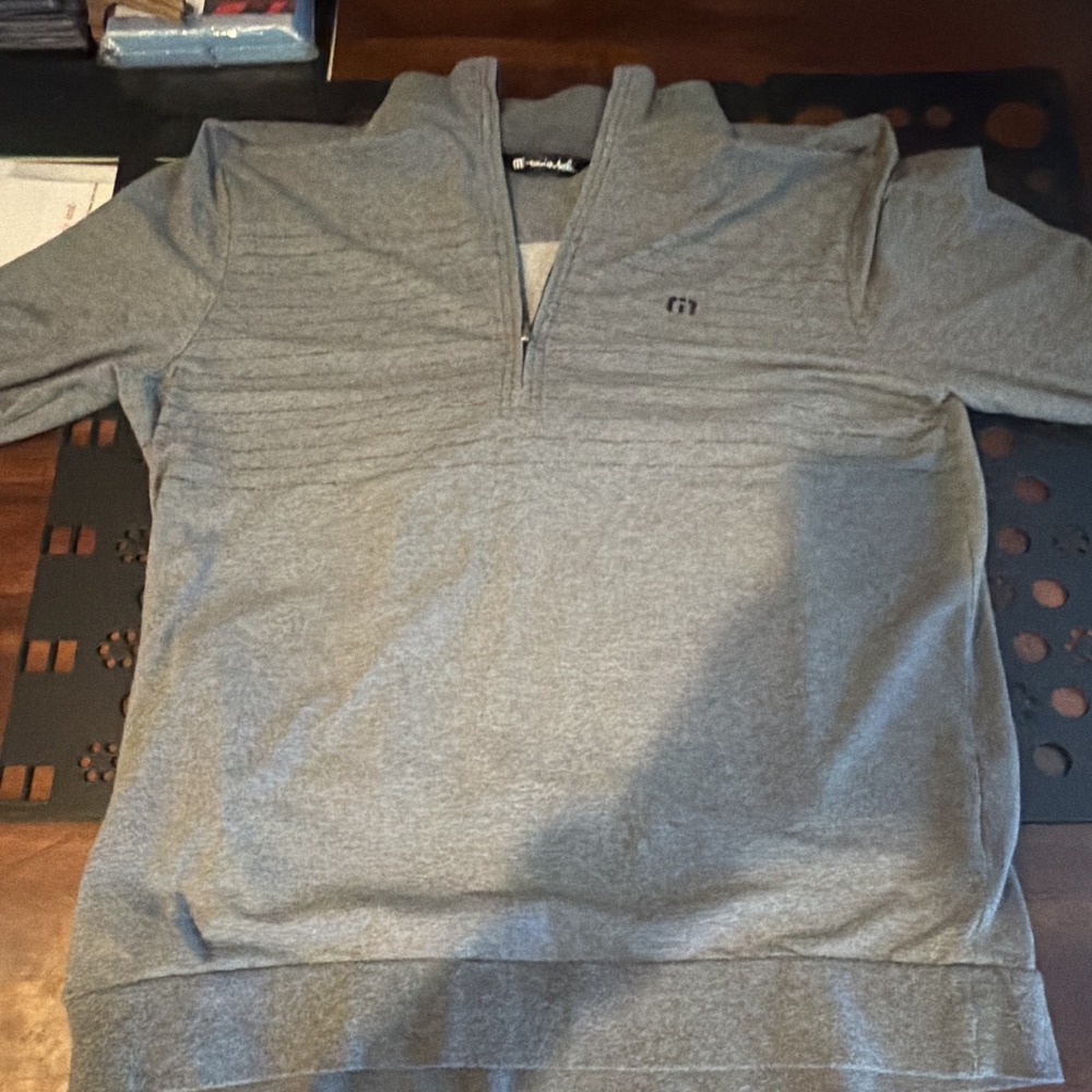 TravisMathew Men's Large Gray 1/4 Zip Pullover Golf Performance Sweater Logo L
